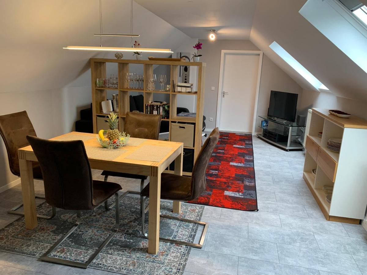 Ferienwohnung Sunny - Moderne Ferienwohnung Im Gruenen In Saarbruecken-West 外观 照片