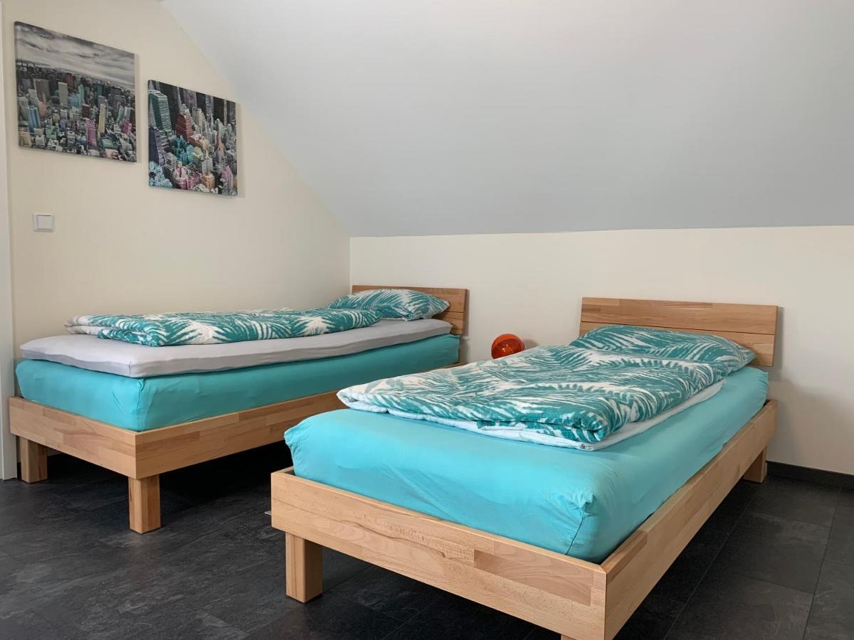 Ferienwohnung Sunny - Moderne Ferienwohnung Im Gruenen In Saarbruecken-West 外观 照片